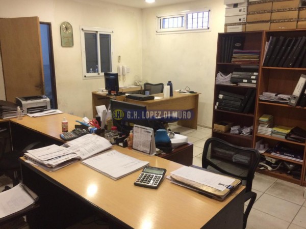 GALPON EN 2 PLANTAS CON ENTREPISO CON OFICINAS Y MONTACARGA. REF 589