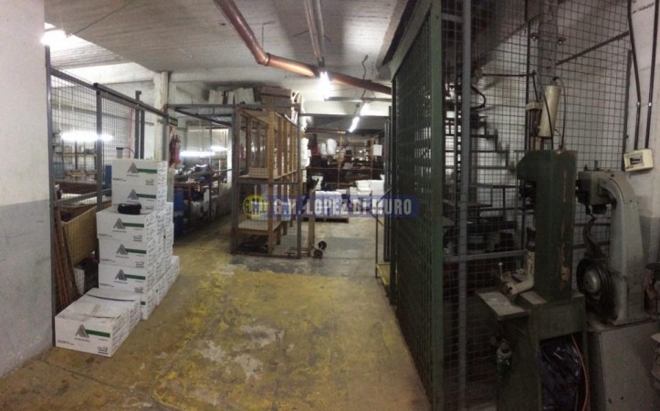 GALPON EN 2 PLANTAS CON ENTREPISO CON OFICINAS Y MONTACARGA. REF 589