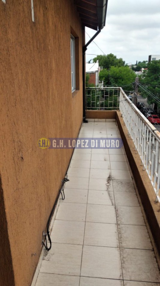 INMUEBLE COMPUESTO DE LOC DEPTO 3AMB CON BALCON Y PATIO + 2 DEPTOS 2 AMB (VENTA ENAL CON ENTREPISO + BLOCK). REF: 559