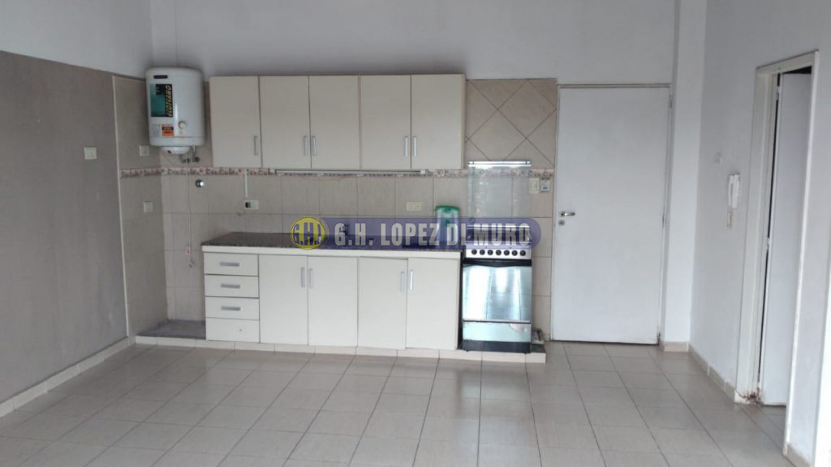 INMUEBLE COMPUESTO DE LOC DEPTO 3AMB CON BALCON Y PATIO + 2 DEPTOS 2 AMB (VENTA ENAL CON ENTREPISO + BLOCK). REF: 559