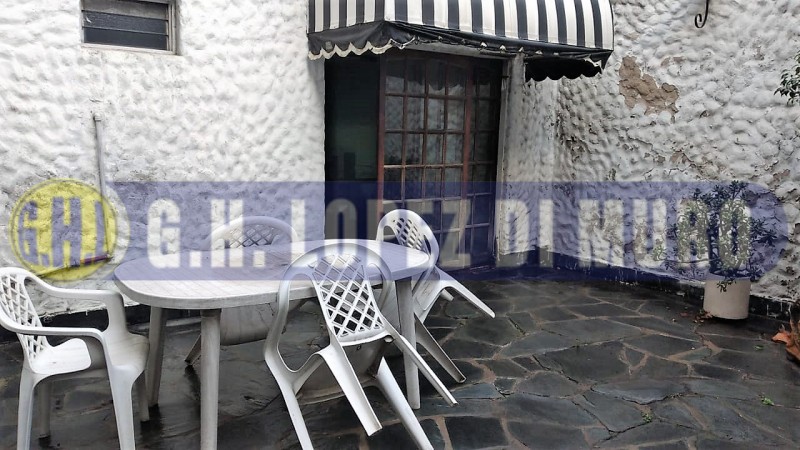 CASA 5AMB CON LOCAL, PATIO Y TERRAZA CON QUINCHO. REF: 688