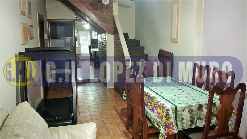 CASA 5AMB CON LOCAL, PATIO Y TERRAZA CON QUINCHO. REF: 688