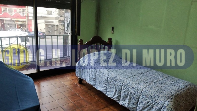 CASA 5AMB CON LOCAL, PATIO Y TERRAZA CON QUINCHO. REF: 688