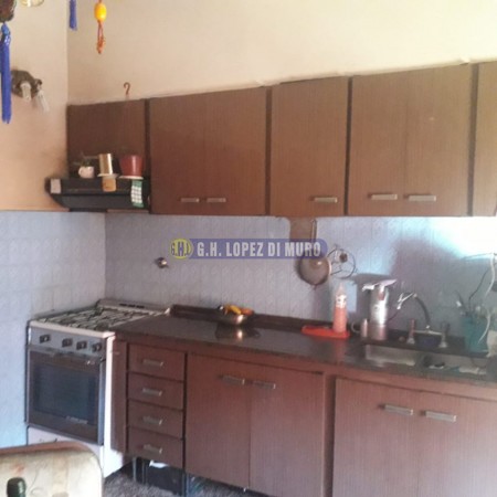 PH COMPUESTO DE GALPON C/BAÑO + VIVIENDA 3 AMB CON PATIO TERRAZA + MONOAMBIENTE DIVIDIDO C/ PATIO-TZA. REF: 566