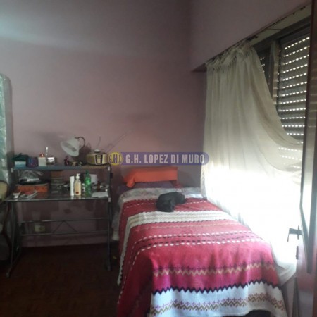 PH COMPUESTO DE GALPON C/BAÑO + VIVIENDA 3 AMB CON PATIO TERRAZA + MONOAMBIENTE DIVIDIDO C/ PATIO-TZA. REF: 566