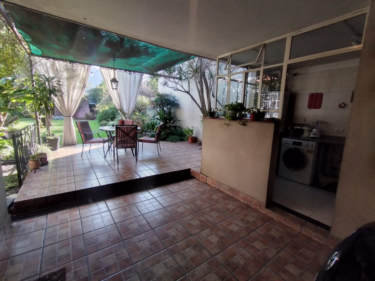 CASA 5 AMB CON 4 DORMITORIOS, 3 BAÑOS,  GARAGE PARA 2 AUTOS