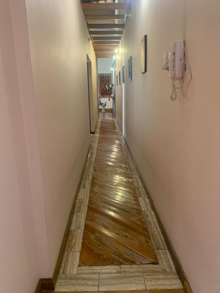 CASA 5 AMB CON 4 DORMITORIOS, 3 BAÑOS,  GARAGE PARA 2 AUTOS