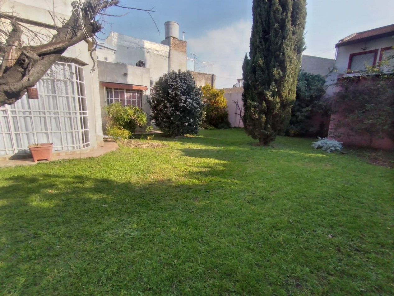 CASA 5 AMB CON 4 DORMITORIOS, 3 BAÑOS,  GARAGE PARA 2 AUTOS