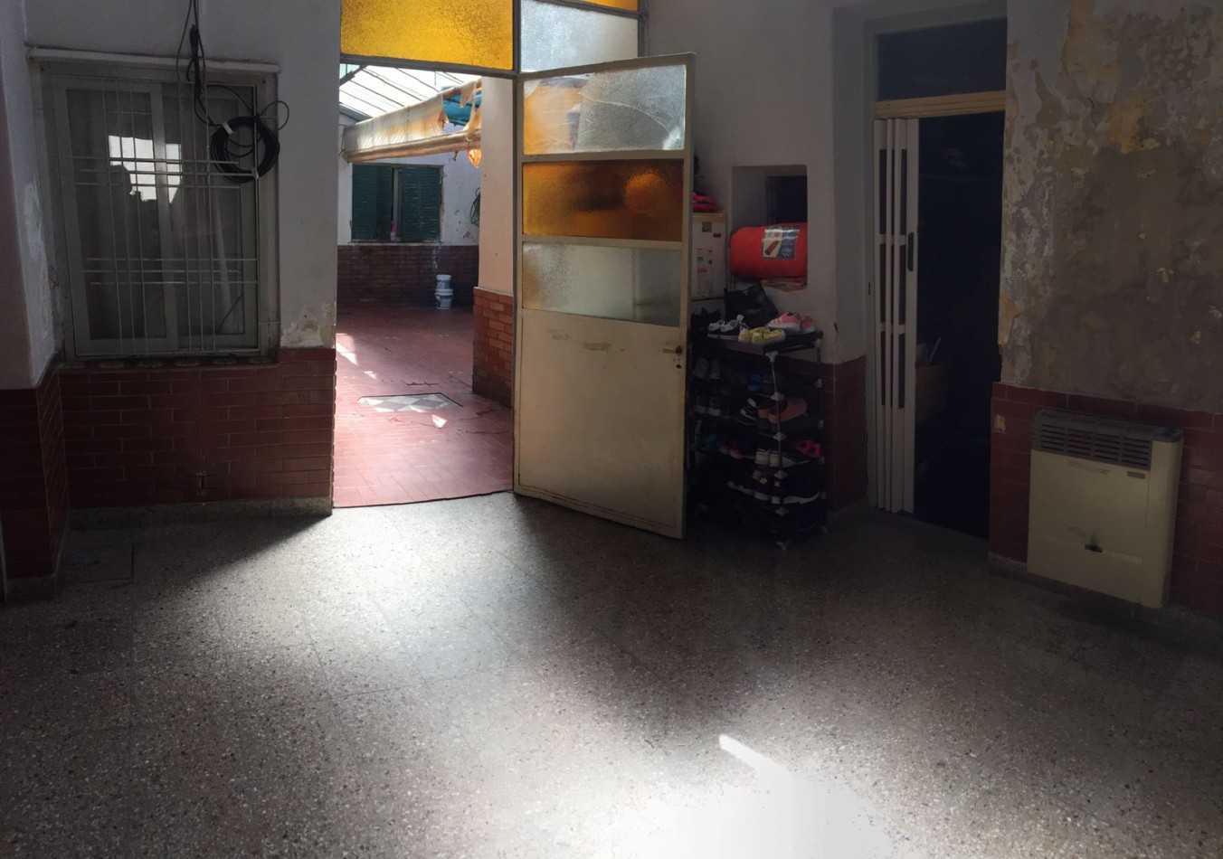 CASA 6 AMB CON PATIO CON GALERIA, GARAGE, JARDIN Y TERRAZA CON PARRILLA