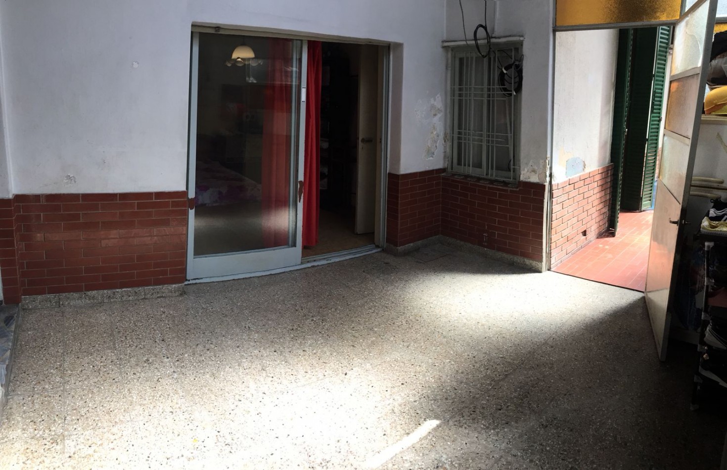 CASA 6 AMB CON PATIO CON GALERIA, GARAGE, JARDIN Y TERRAZA CON PARRILLA