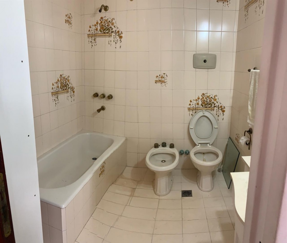PH 4 AMB PLANTA ALTA AL FRENTE CON PATIO-TERRAZA "SIN EXPENSAS"