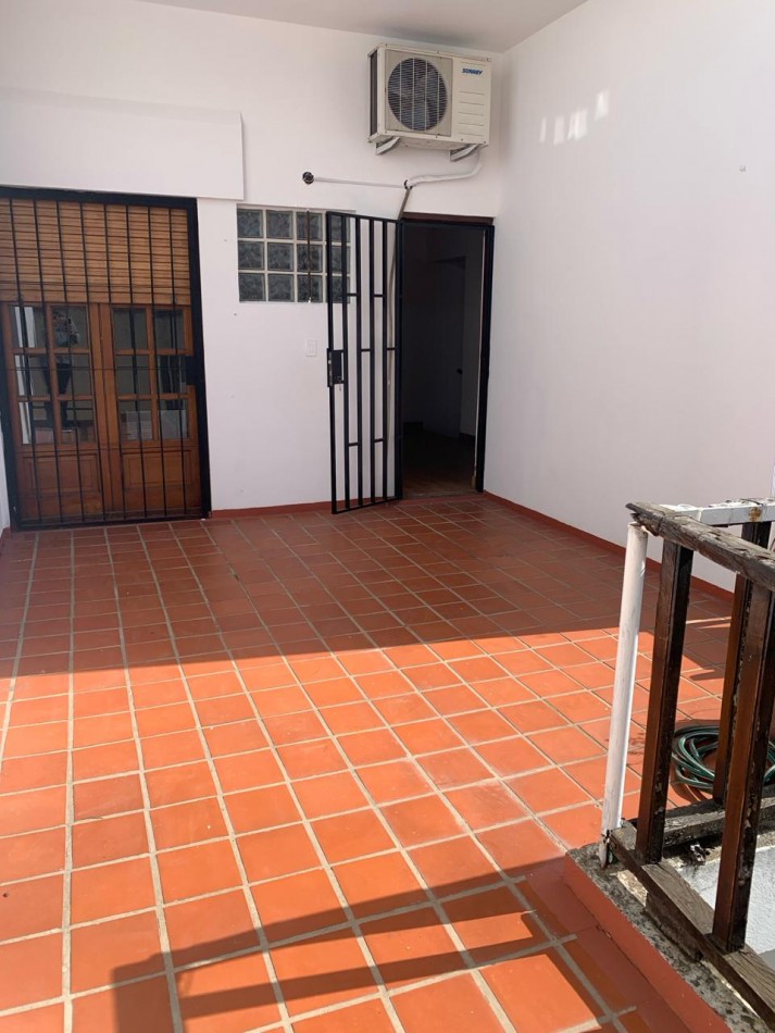 PH 4 AMB PLANTA ALTA AL FRENTE CON PATIO-TERRAZA "SIN EXPENSAS"