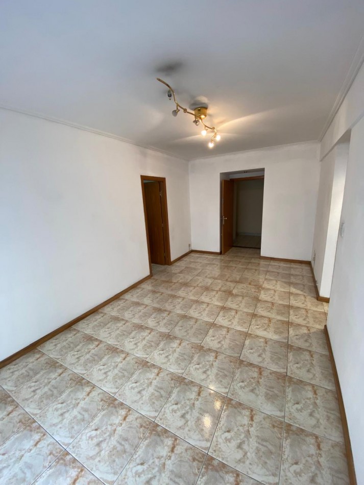 DEPARTAMETO 2 AMB AL CONTRAFRENTE CON BALCON CENTRICO