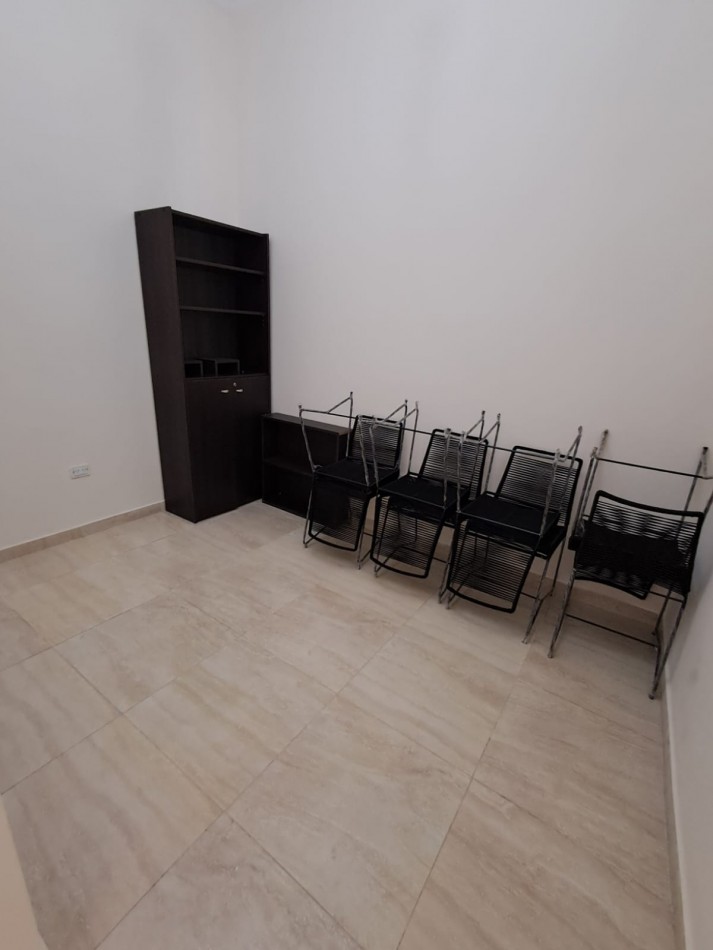 GALPON/LOCAL DE 68MTS2 CON VIVIENDA DE 3 AMB CON PATIO/GARAGE Y TERRAZA X T/SUPERFICIE CON CUARTO GUARDA UTILES 
