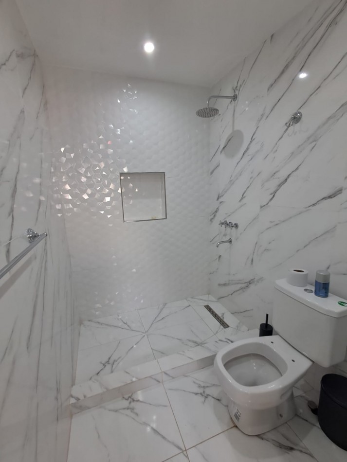 GALPON/LOCAL DE 68MTS2 CON VIVIENDA DE 3 AMB CON PATIO/GARAGE Y TERRAZA X T/SUPERFICIE CON CUARTO GUARDA UTILES 