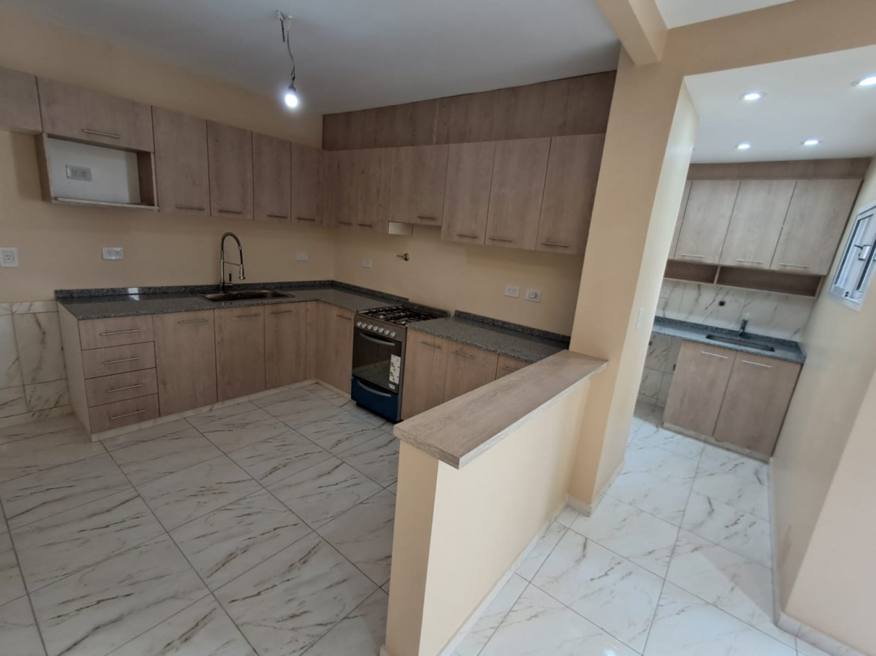 GALPON/LOCAL DE 68MTS2 CON VIVIENDA DE 3 AMB CON PATIO/GARAGE Y TERRAZA X T/SUPERFICIE CON CUARTO GUARDA UTILES 
