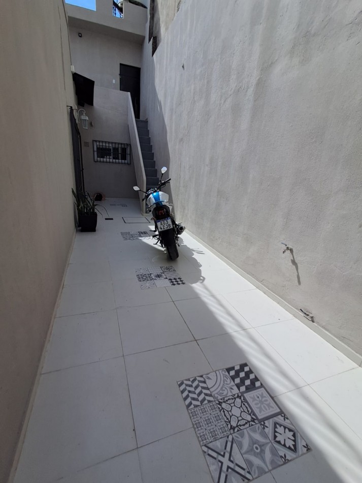 GALPON/LOCAL DE 68MTS2 CON VIVIENDA DE 3 AMB CON PATIO/GARAGE Y TERRAZA X T/SUPERFICIE CON CUARTO GUARDA UTILES 