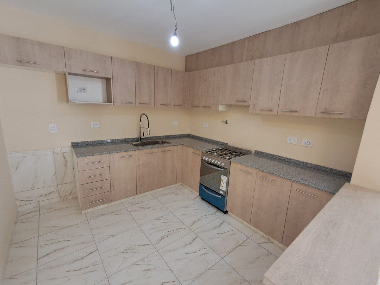 GALPON/LOCAL DE 68MTS2 CON VIVIENDA DE 3 AMB CON PATIO/GARAGE Y TERRAZA X T/SUPERFICIE CON CUARTO GUARDA UTILES 