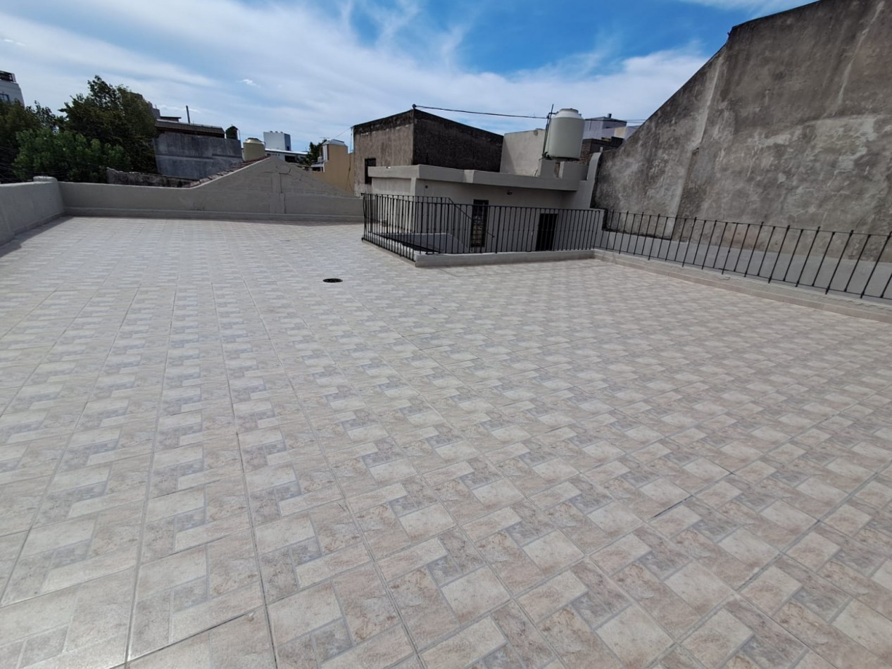 GALPON/LOCAL DE 68MTS2 CON VIVIENDA DE 3 AMB CON PATIO/GARAGE Y TERRAZA X T/SUPERFICIE CON CUARTO GUARDA UTILES 
