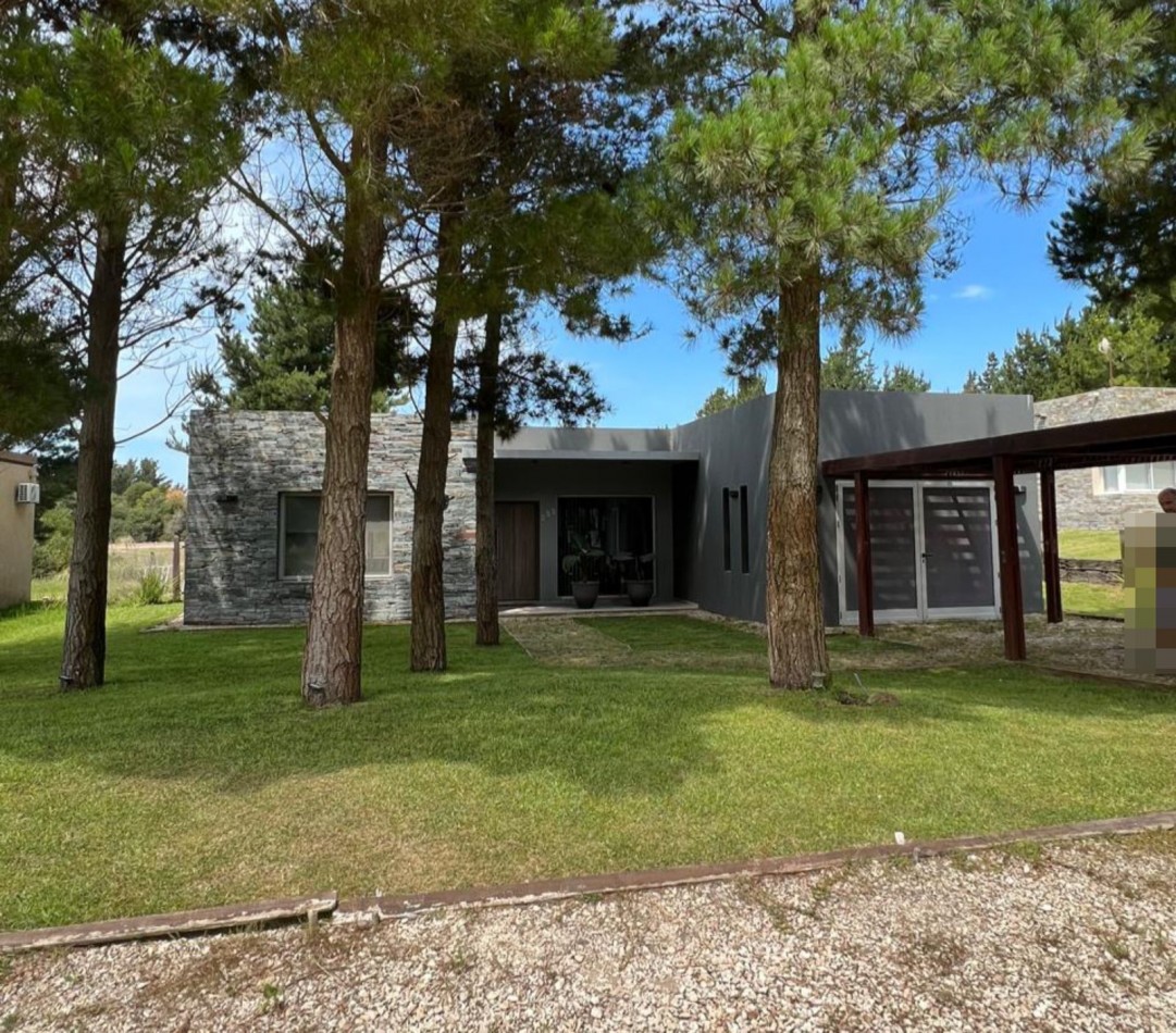 CASA 4 AMB CON GARAGE, PERGOLA Y PILETA 