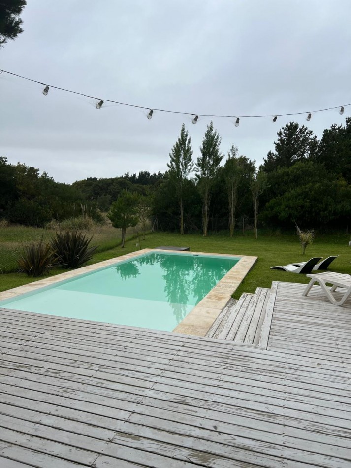 CASA 4 AMB CON GARAGE, PERGOLA Y PILETA 