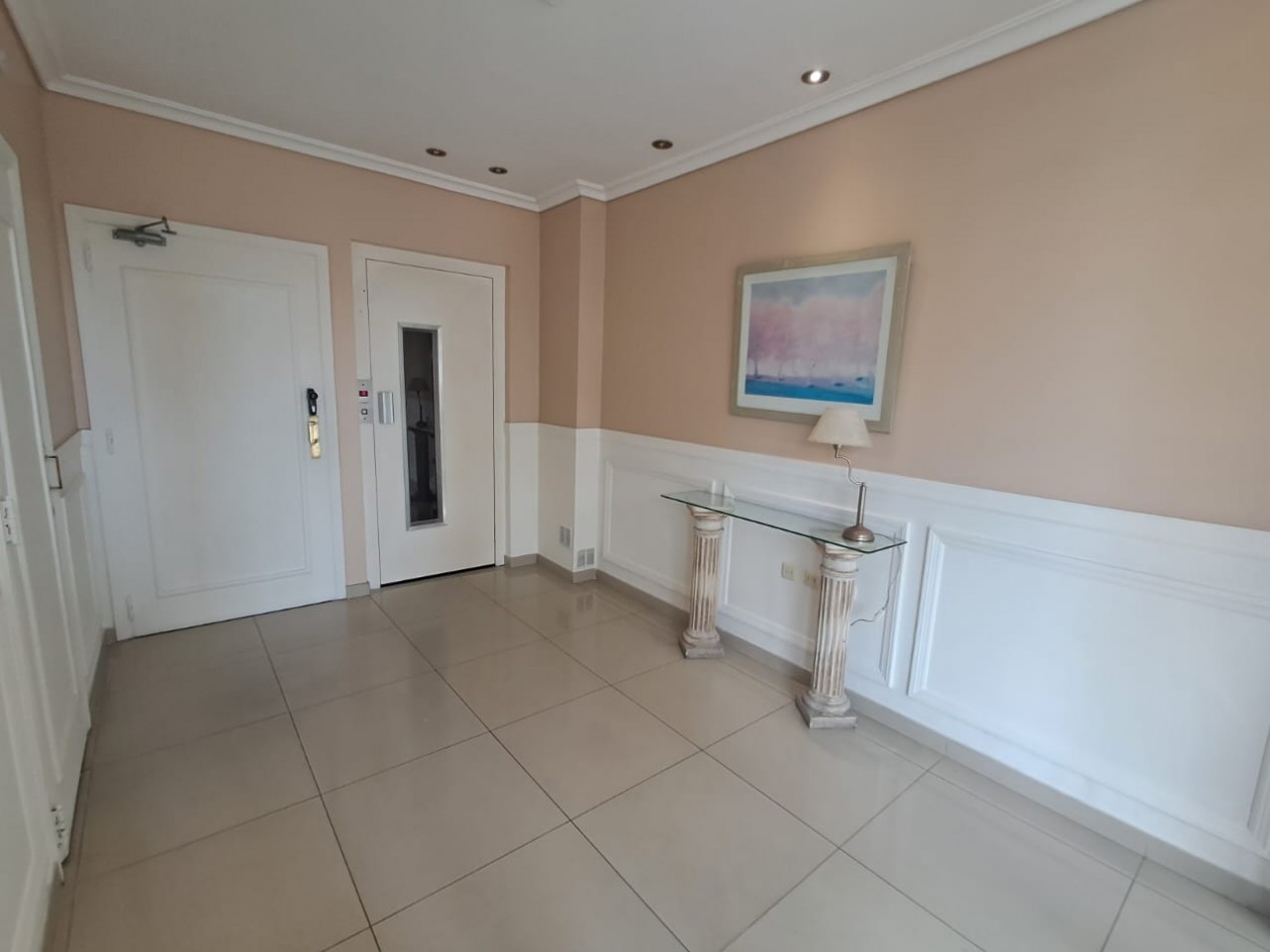 DEPARTAMENTO 4 AMB AL FRENTE, CON BALCON Y COCHERA.REF.833