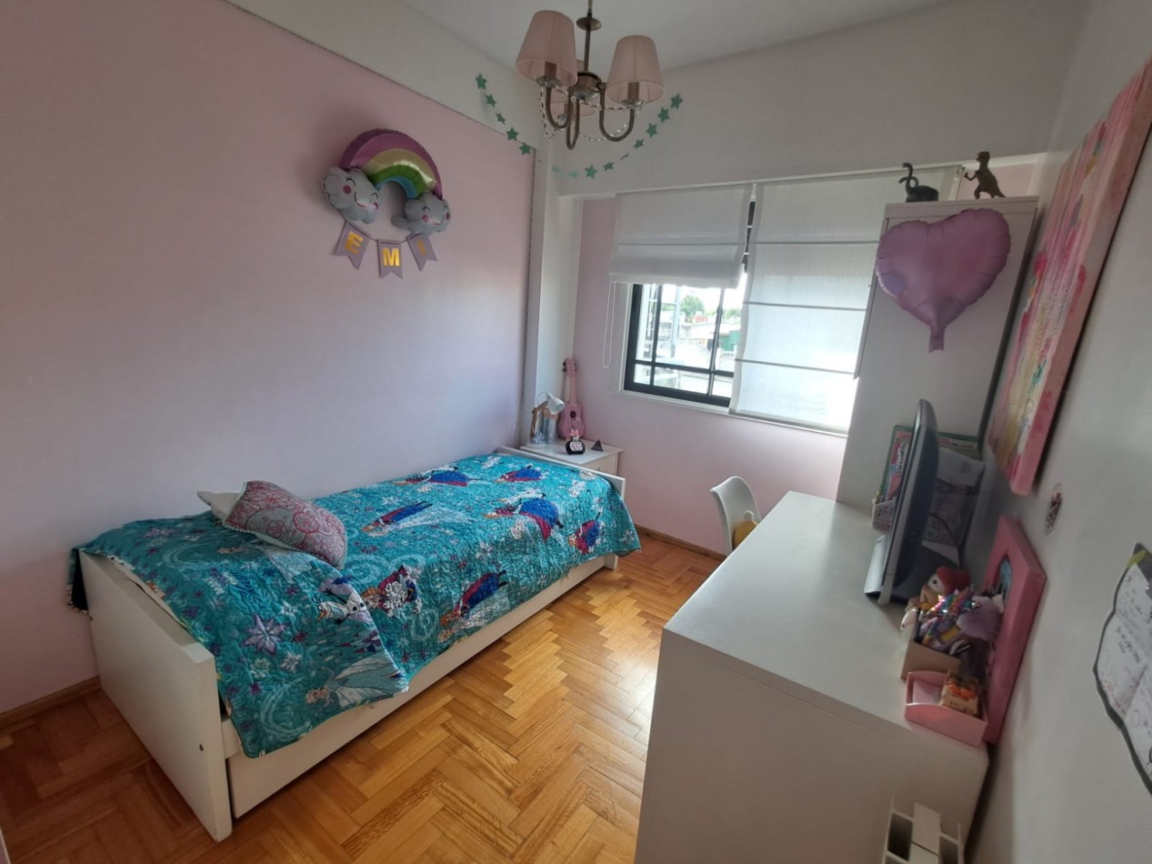 DEPARTAMENTO 4 AMB AL FRENTE, CON BALCON Y COCHERA.REF.833