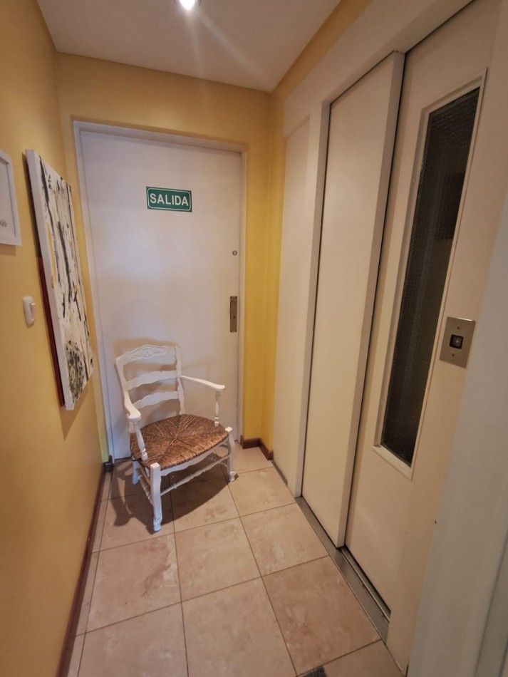 DEPARTAMENTO 4 AMB AL FRENTE, CON BALCON Y COCHERA.REF.833