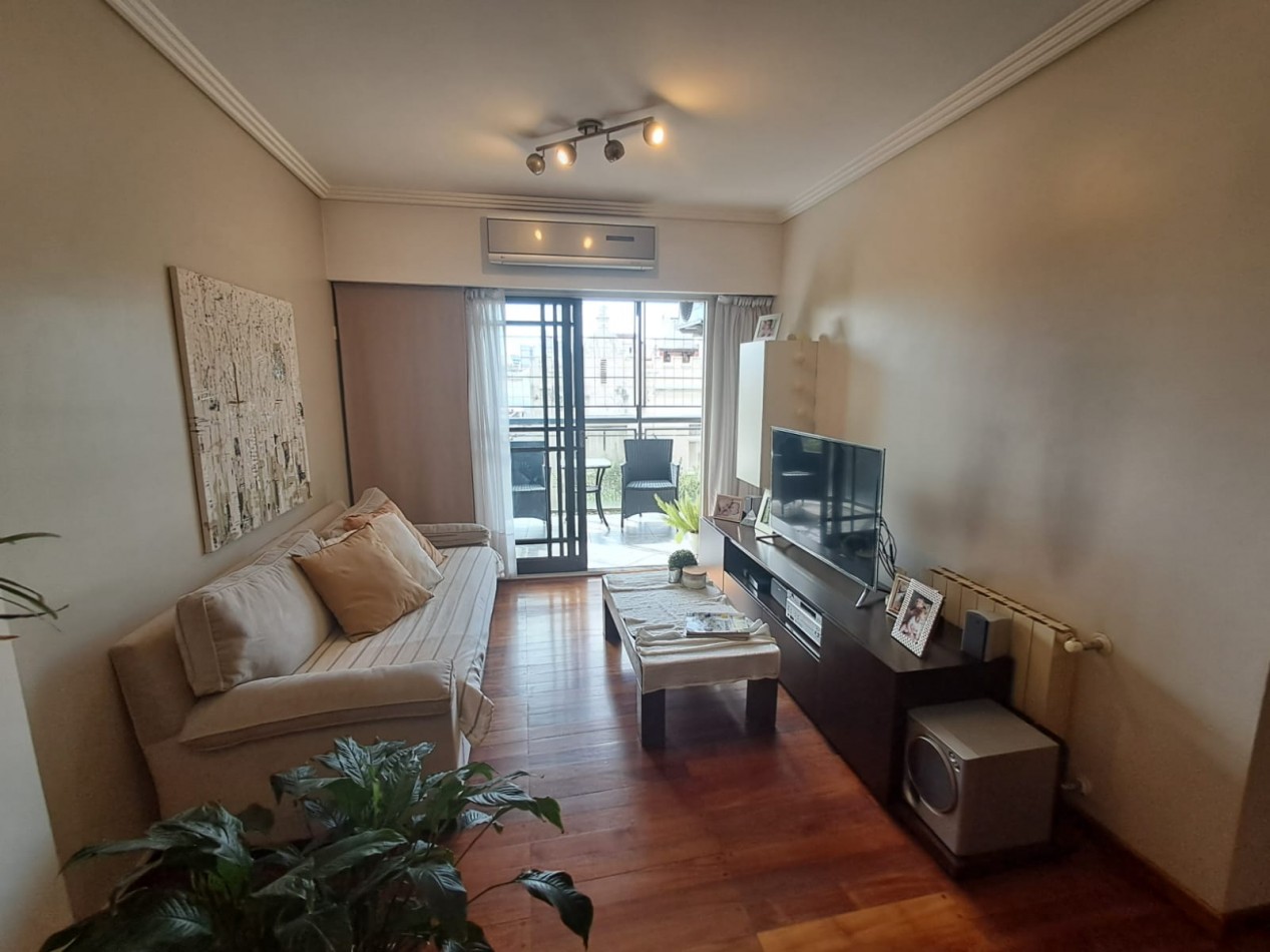 DEPARTAMENTO 4 AMB AL FRENTE, CON BALCON Y COCHERA.REF.833