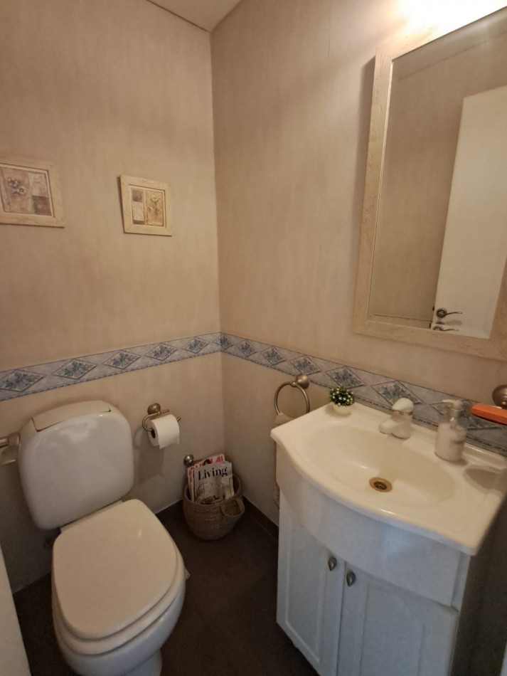 DEPARTAMENTO 4 AMB AL FRENTE, CON BALCON Y COCHERA.REF.833