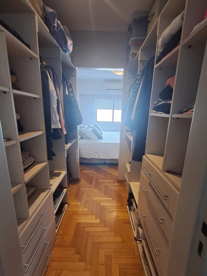 DEPARTAMENTO 4 AMB AL FRENTE, CON BALCON Y COCHERA.REF.833