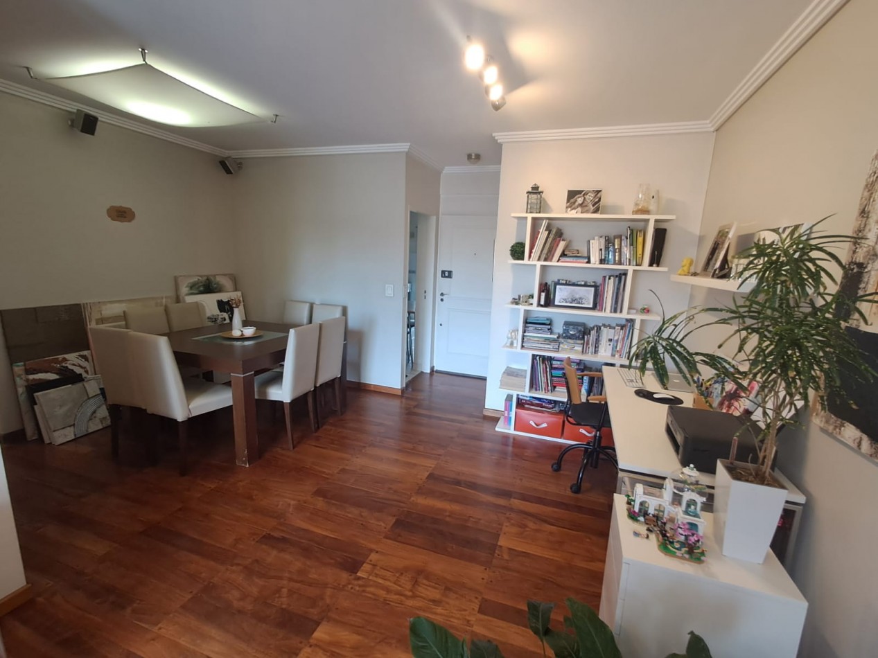 DEPARTAMENTO 4 AMB AL FRENTE, CON BALCON Y COCHERA.REF.833