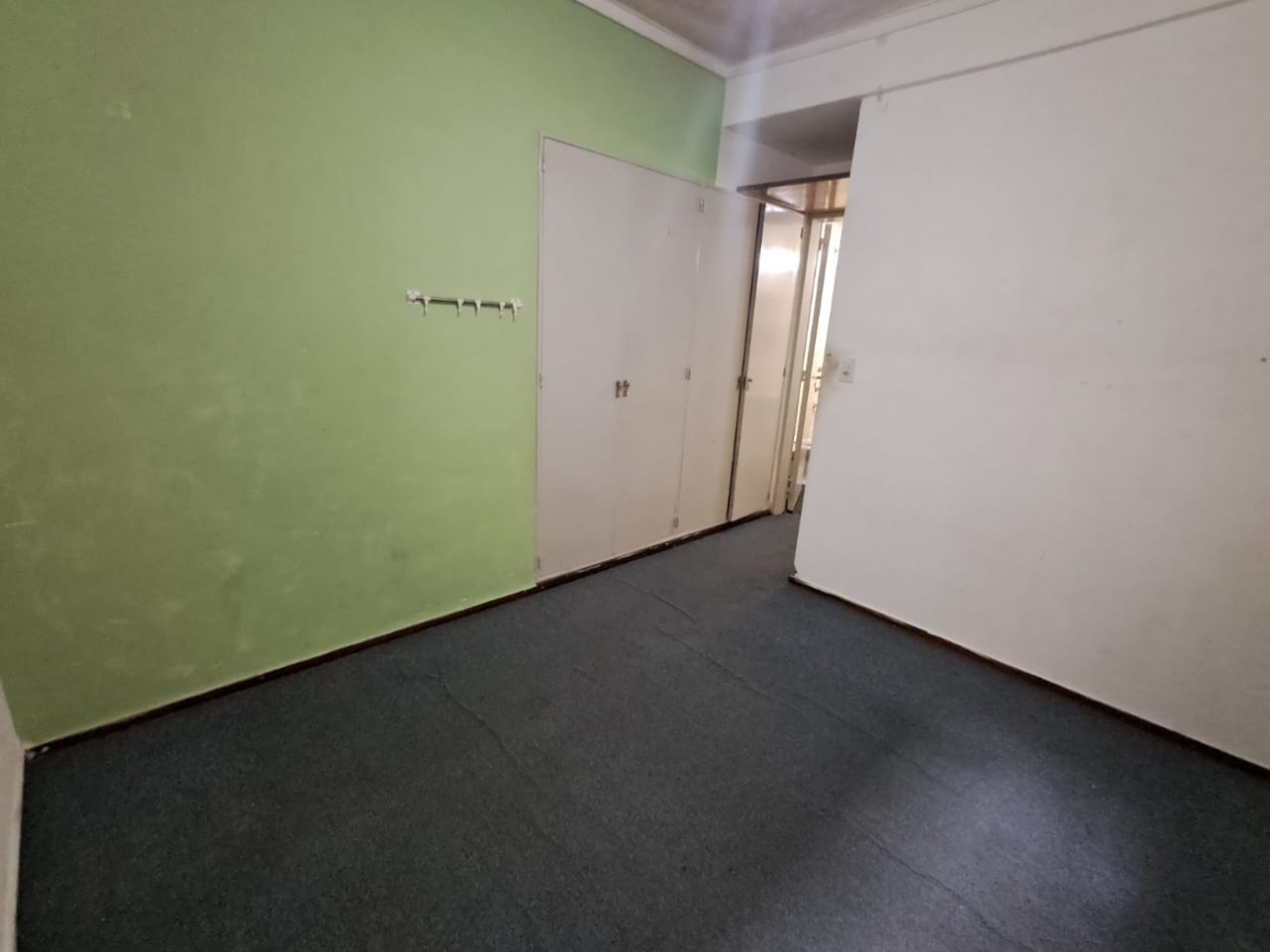 DEPARTAMENTO 2 AMBIENTES PRIMER PISO POR ESCALERA CON BAJAS EXPENSAS.REF.834