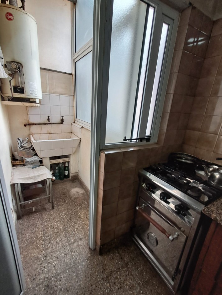 DEPARTAMENTO 3 AMB AL FRENTE CON BALCON.REF.836