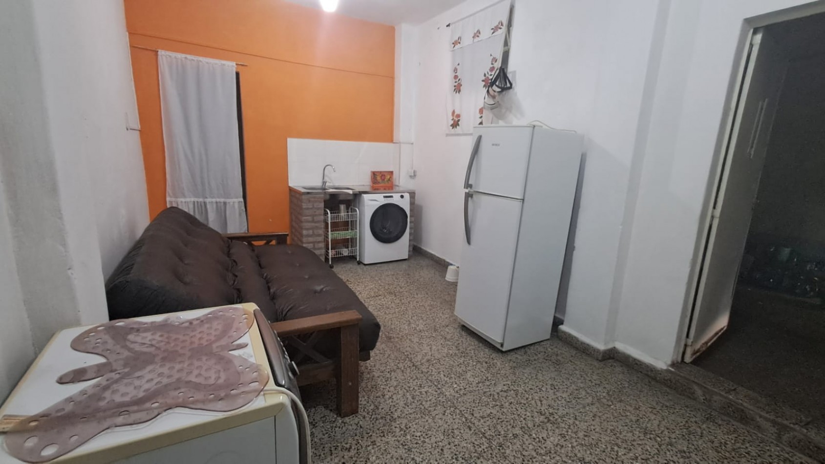 GALPON CON 2 OFICINAS Y VIVIENDA 3 AMB EN PLANTA ALTA