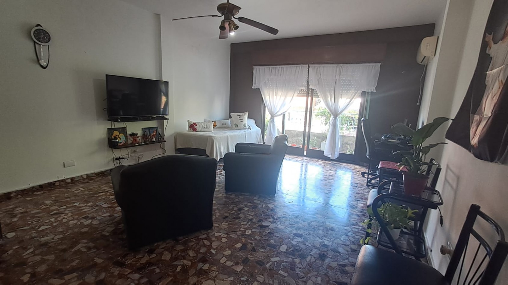 GALPON CON 2 OFICINAS Y VIVIENDA 3 AMB EN PLANTA ALTA