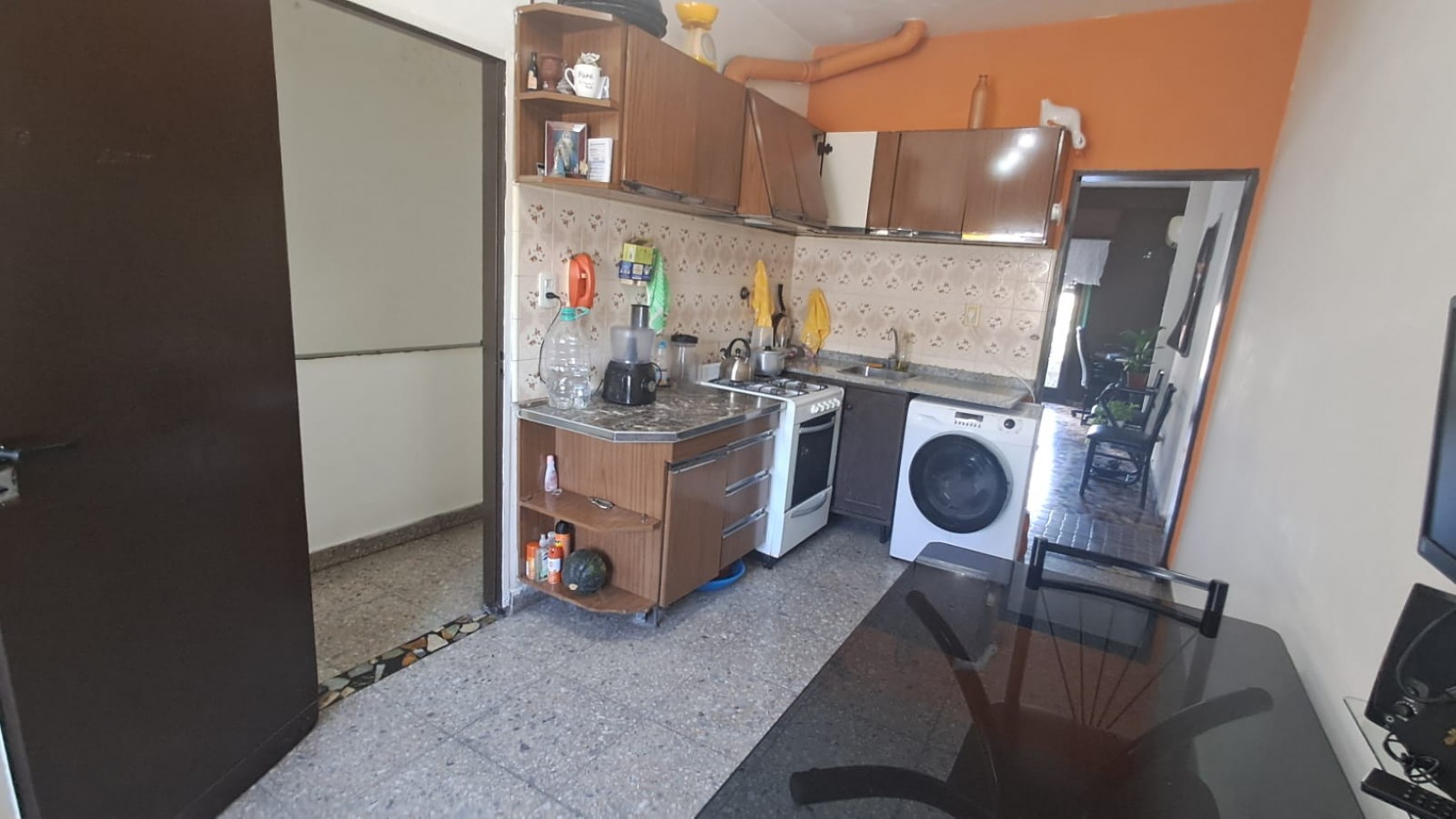 GALPON CON 2 OFICINAS Y VIVIENDA 3 AMB EN PLANTA ALTA