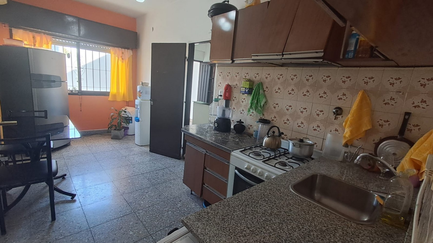 GALPON CON 2 OFICINAS Y VIVIENDA 3 AMB EN PLANTA ALTA