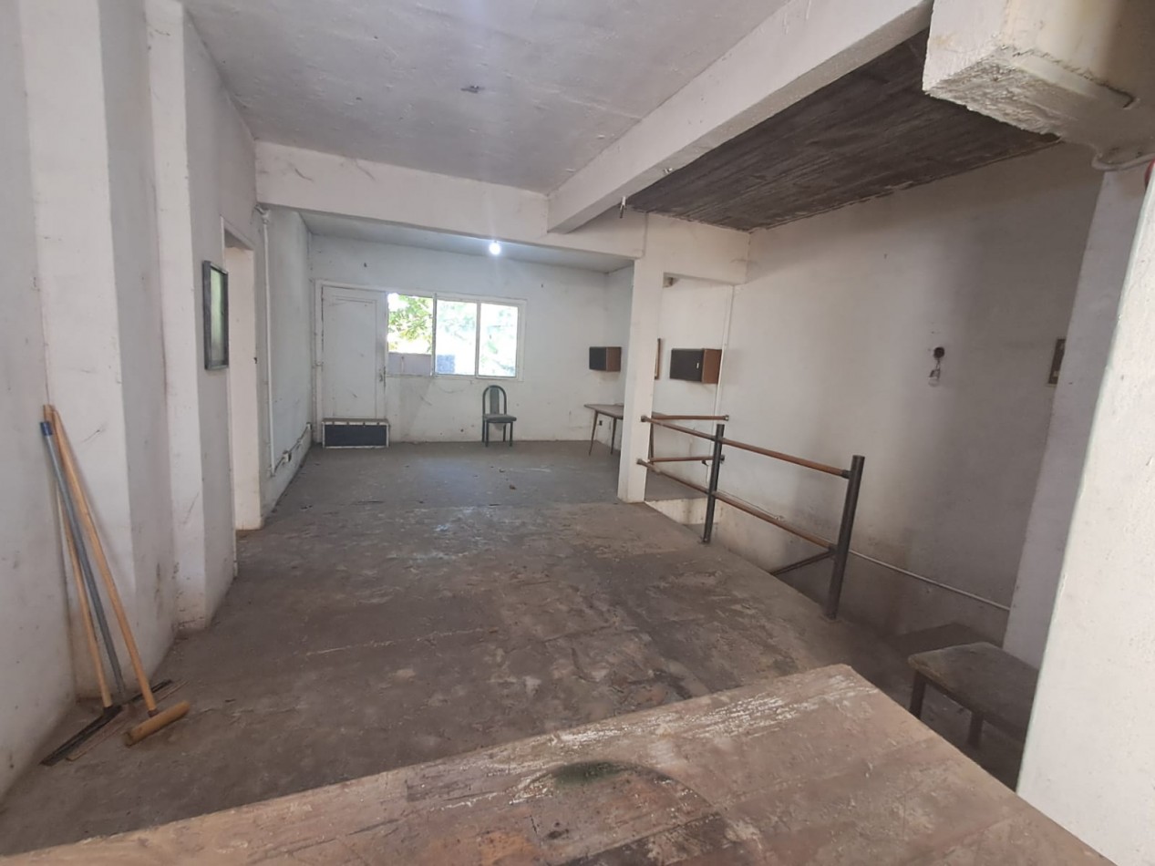 PH 6 AMBIENTES CON ENTRADA INDIVIDUAL PLANTA ALTA CON BALCON, PATIO CON PARRILLA Y TERRAZA. REF. 800
