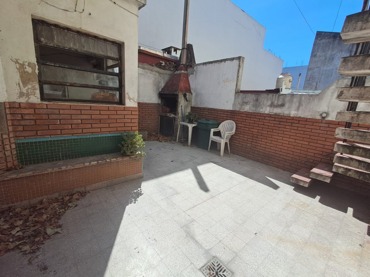 PH 6 AMBIENTES CON ENTRADA INDIVIDUAL PLANTA ALTA CON BALCON, PATIO CON PARRILLA Y TERRAZA. REF. 800