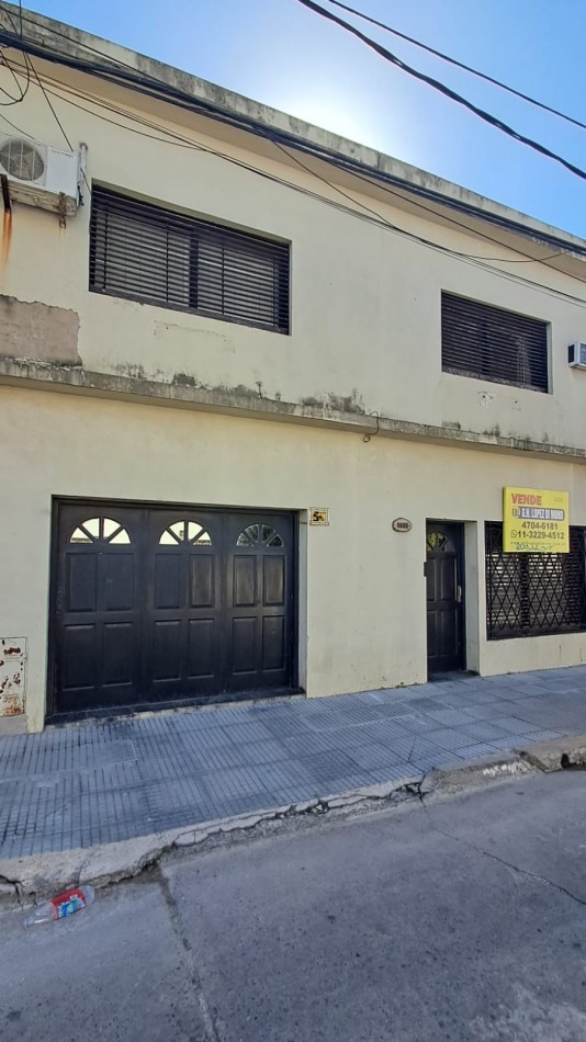CASA 4 AMB CON PATIO, COCHERA CUBIERTA Y TERRAZA. REF. 842