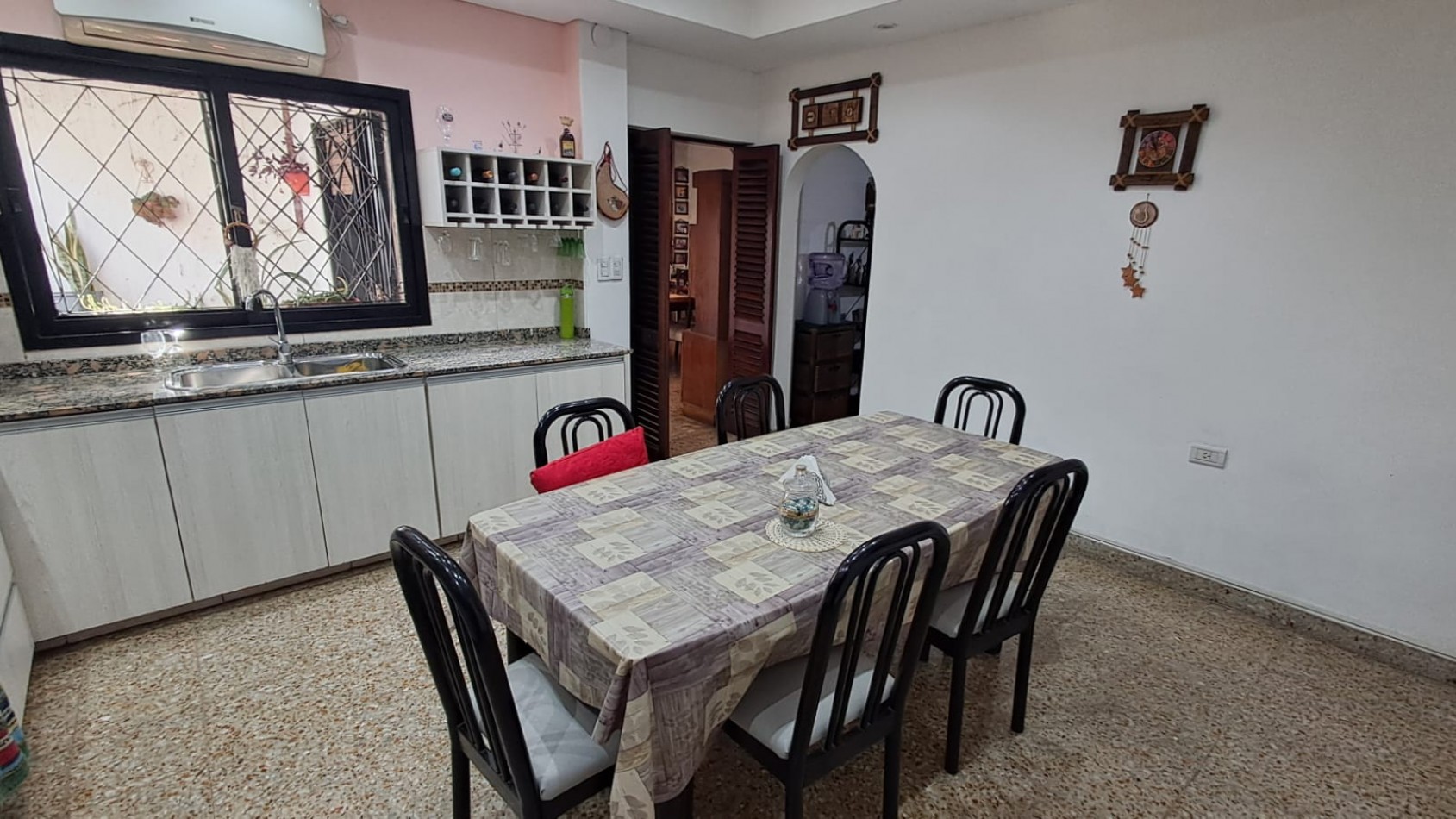 CASA 4 AMB CON PATIO, COCHERA CUBIERTA Y TERRAZA. REF. 842