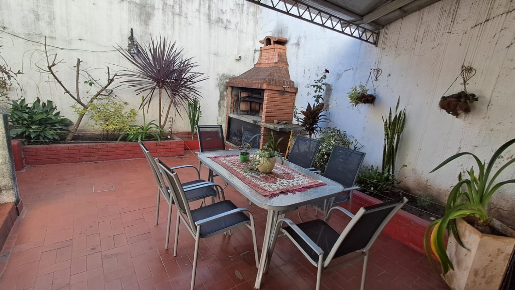 CASA 4 AMB CON PATIO, COCHERA CUBIERTA Y TERRAZA. REF. 842