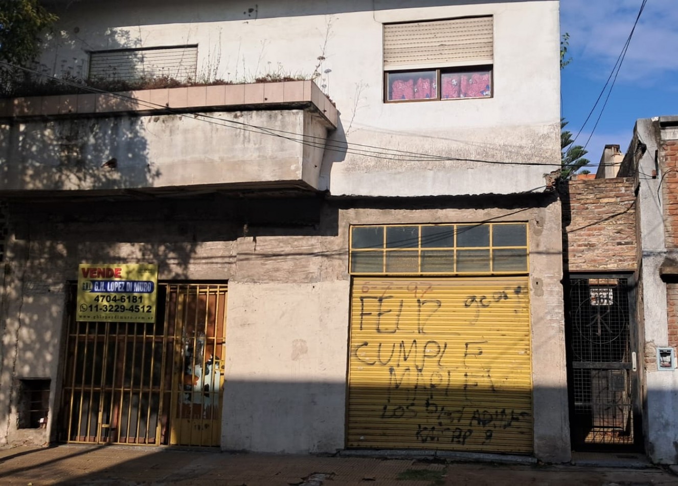 CASA IDEAL PARA 2 FAMILIAS CON FONDO LIBRE, PILETA, LOCAL CON DEPOSITO Y COCHERA