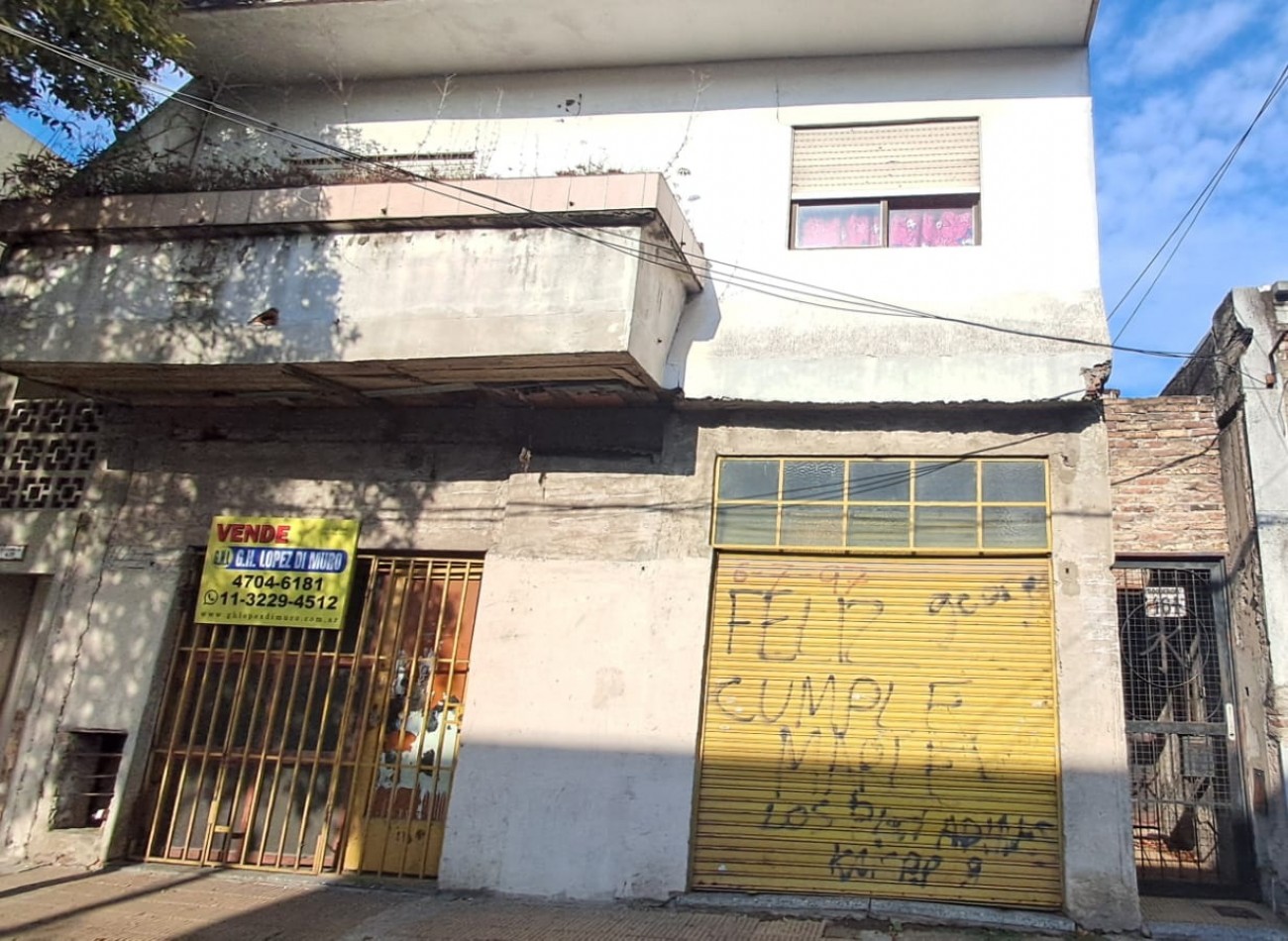 CASA IDEAL PARA 2 FAMILIAS CON FONDO LIBRE, PILETA, LOCAL CON DEPOSITO Y COCHERA