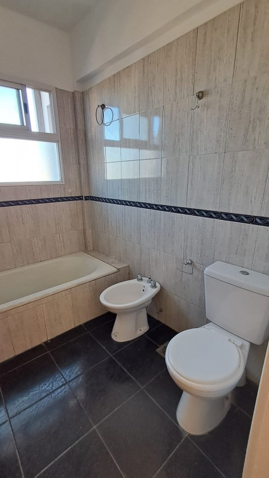 DEPTO 3 AMB CONTRAFRENTE CON BALCON.REF.845