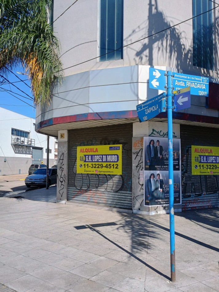 LOCAL COMERCIAL C/ COCHERA, DEPOSITO CON MONTACARGA, OFICINAS , SALAS DE REUNIONES, OFICINAS GERENCIALES VARIAS .REF.844