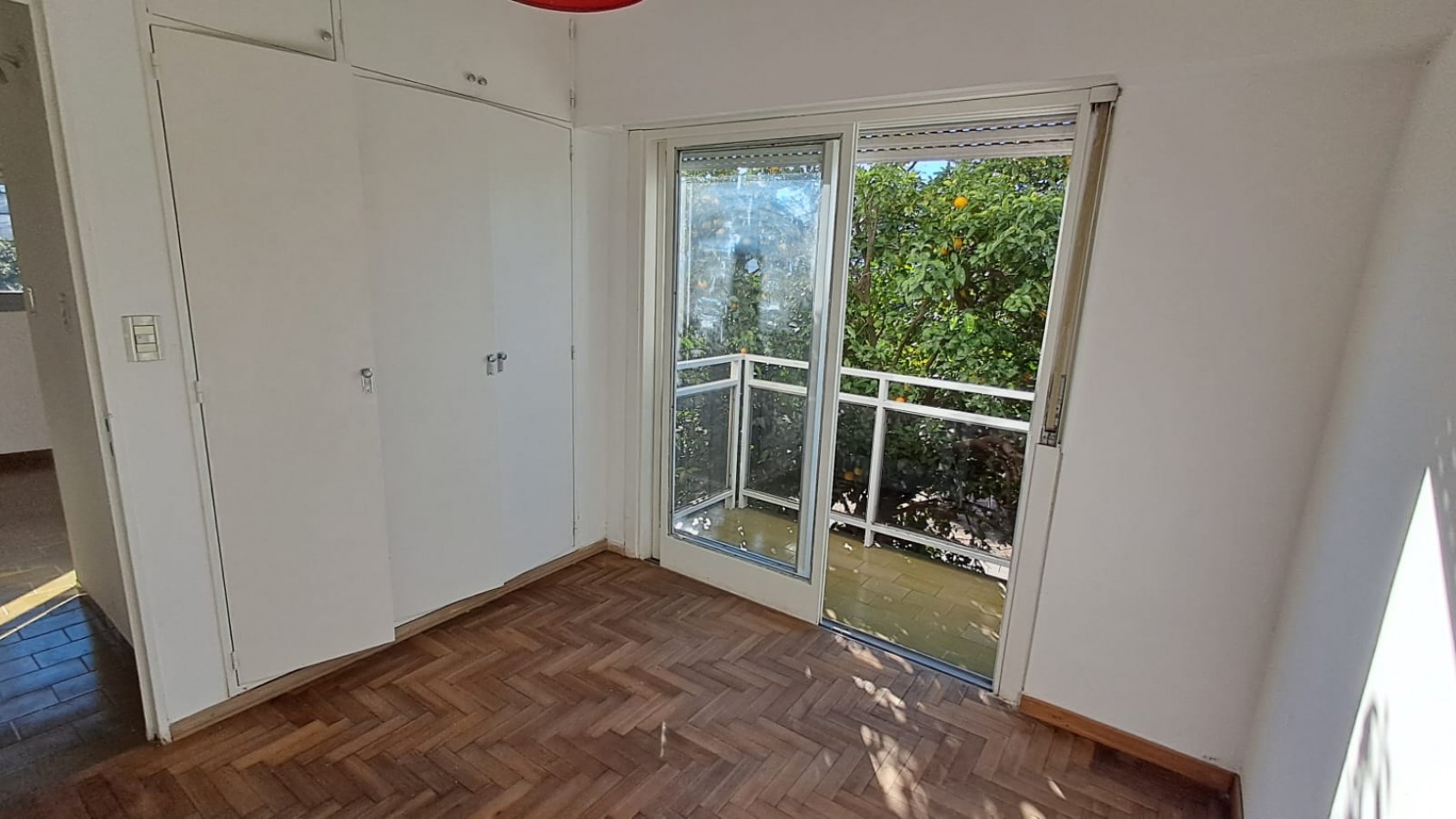 DEPTO 2 AMB CENTRICO AL FRENTE CON BALCON - TERRAZA Y LAVADERO DE USO COMUN - CIUDADELA