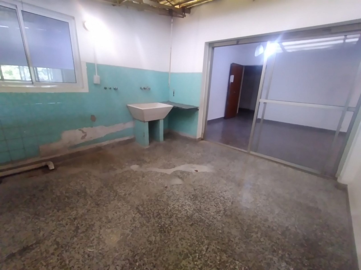 DEPARTAMENTO 3 AMB AL FRENTE CON PATIO Y BALCON REF. 856