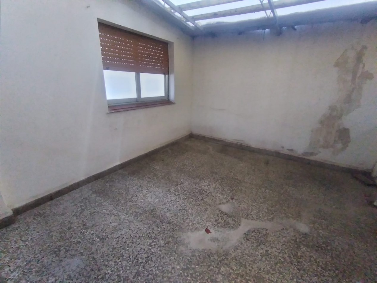 DEPARTAMENTO 3 AMB AL FRENTE CON PATIO Y BALCON REF. 856